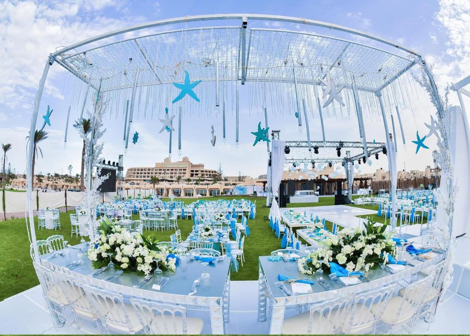 Borg El Arab Beach Resort Exterior foto The lawn at the Jumeirah Beach Hotel